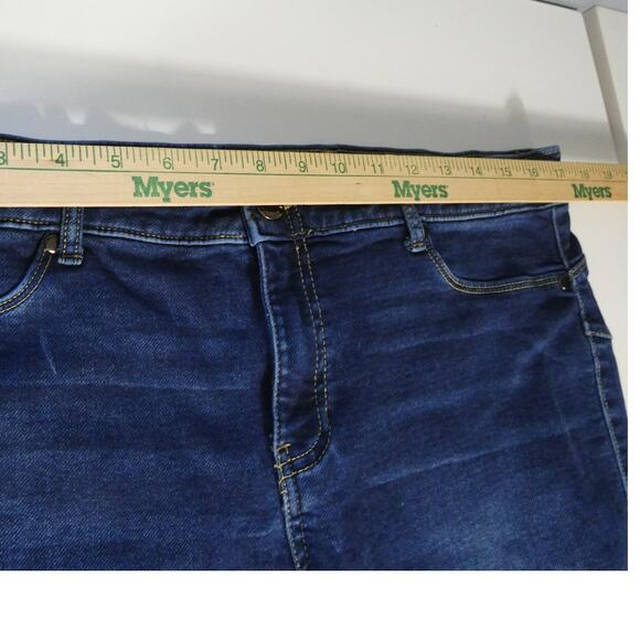 Juicy Couture Los Angeles Denim Jeans 14 Skinny Leg Stretchy Ankle Length - Picture 5 of 7